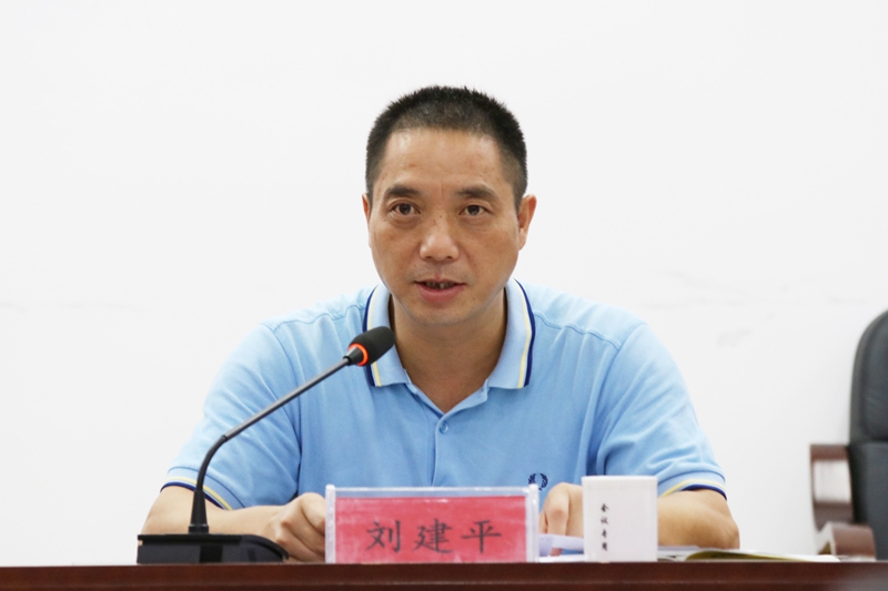 浦城县委副书记刘建平在会上讲话 吴利武/摄